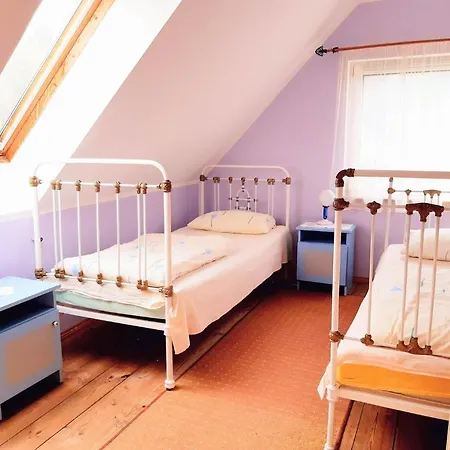 度假居 Comfortable With A Private Garden 普鲁斯基