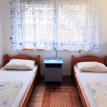 Comfortable With A Private Garden 度假居